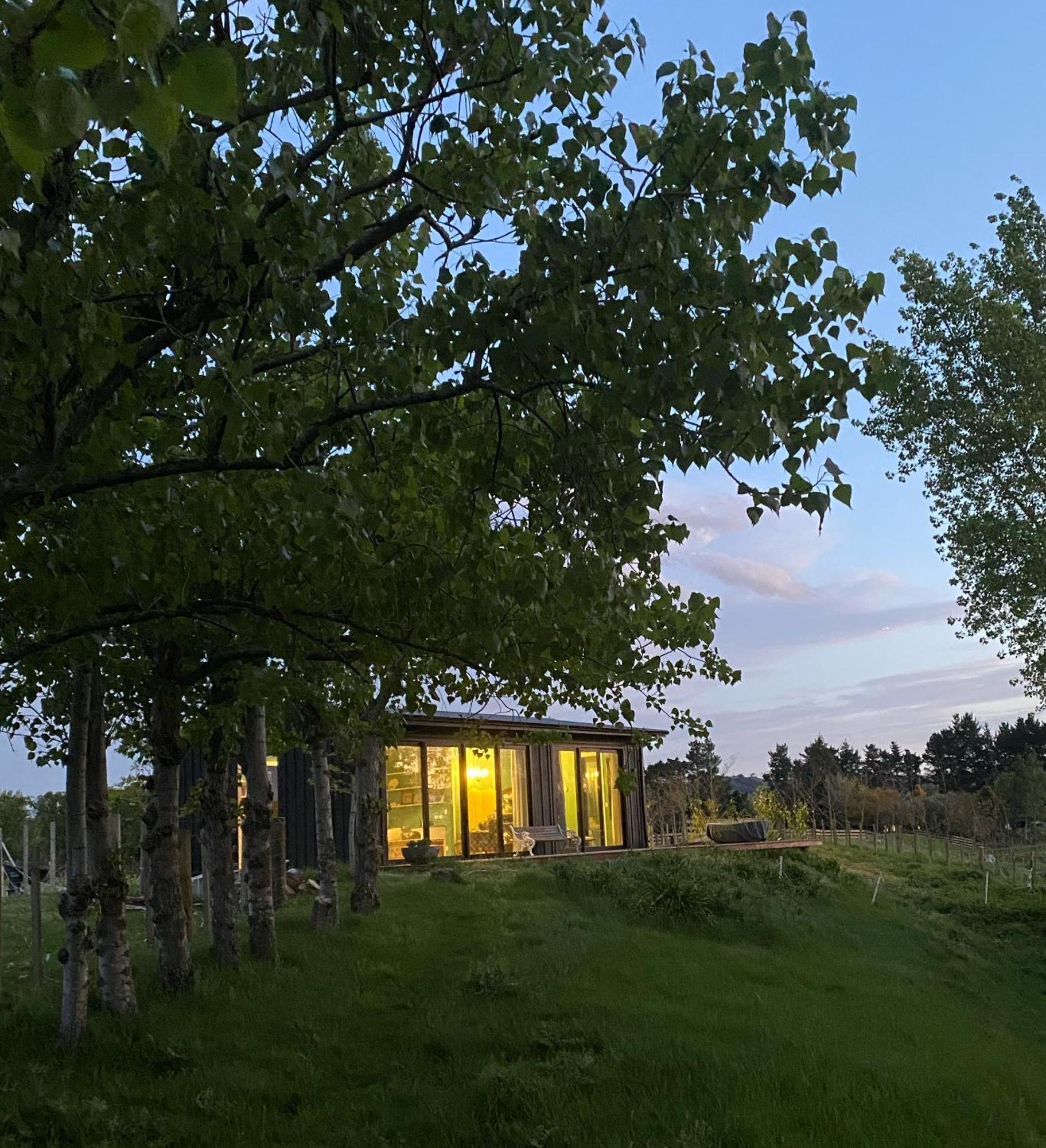 Stablehouse Garden Shed Villa Masterton Kültér fotó